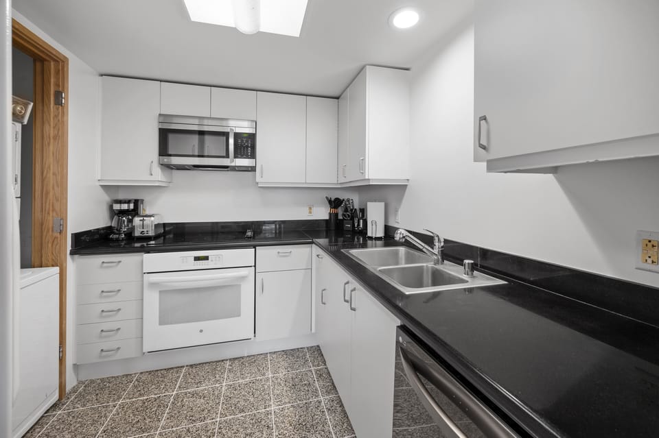 Fully equipped kitchen