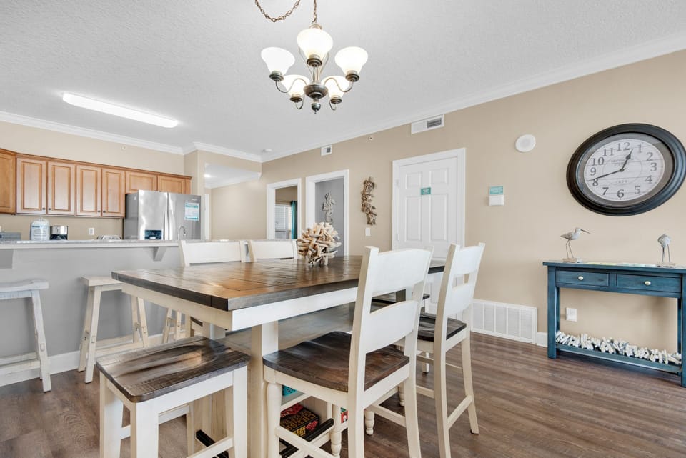 Dining table seats 6