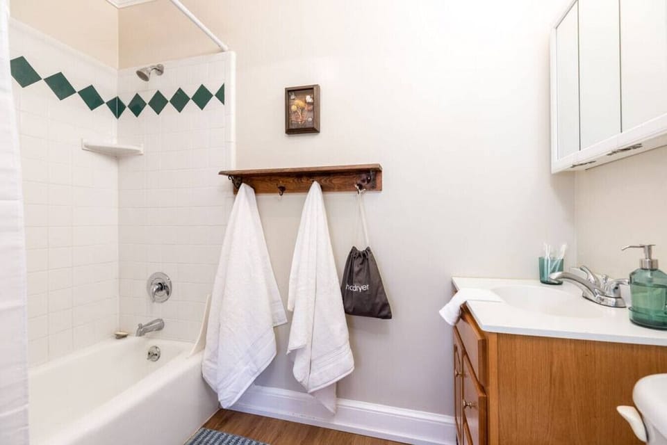 Shower and Tub with essentials
