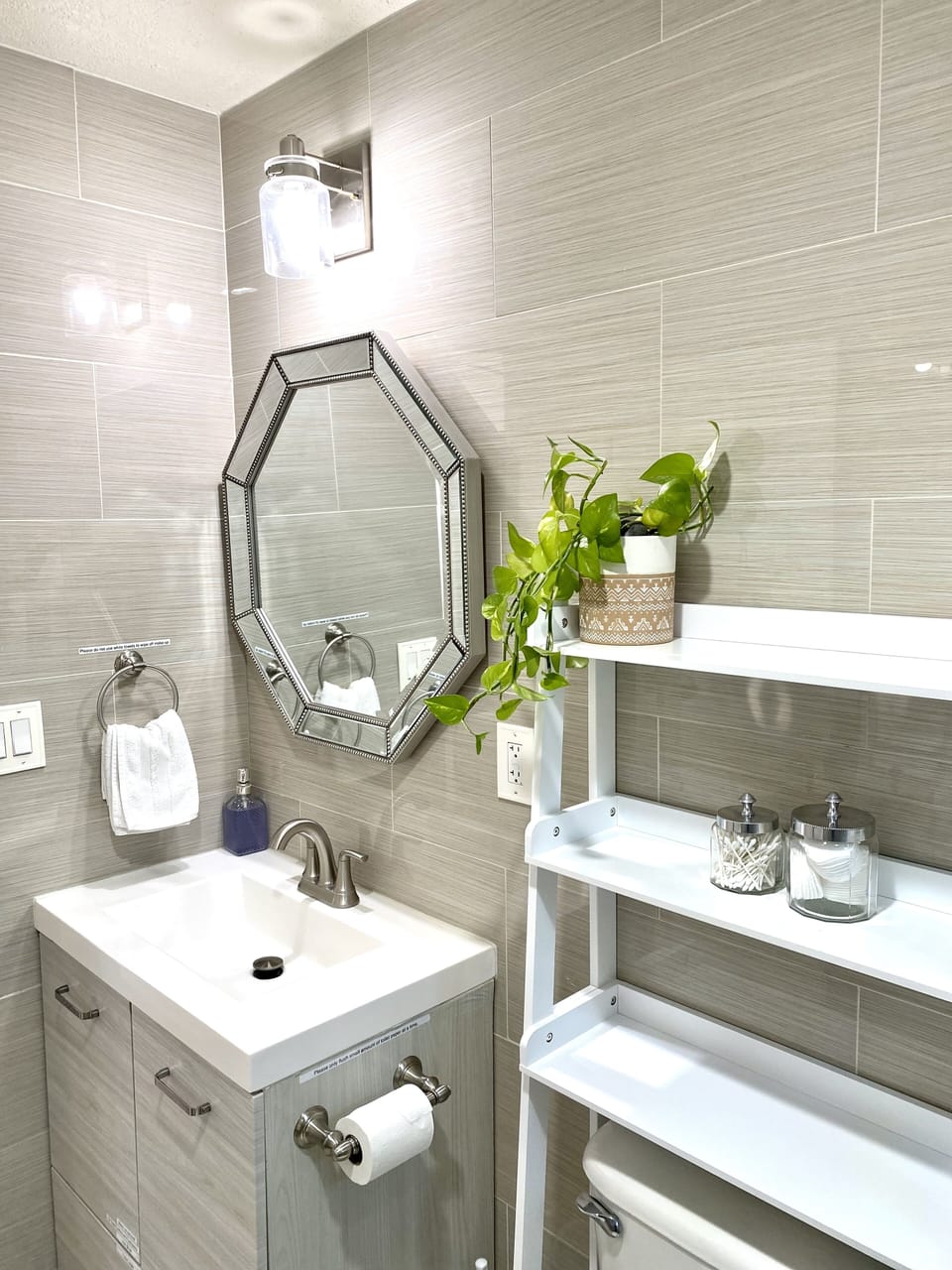 Bathroom vanity 
