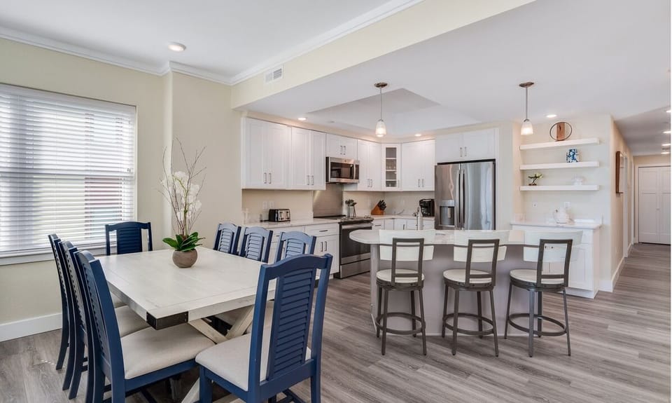 Dining Area 2