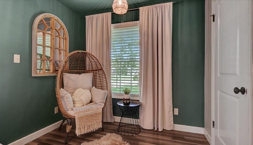 King Bedroom - 2nd Floor