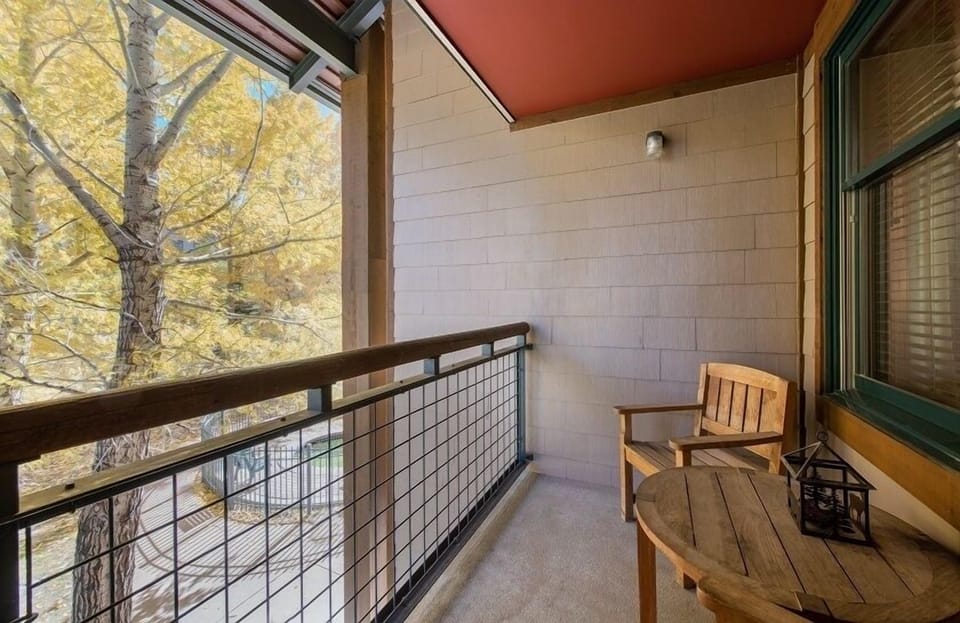 Balcony, Building, Chair, Desk, Table