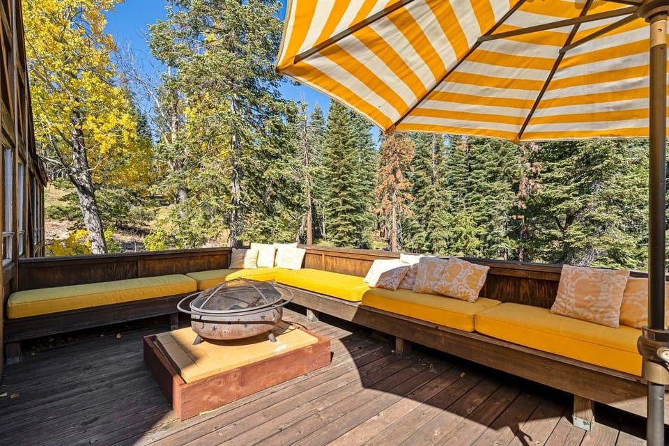 .. Deck off Living area great for everyone.  There is a BBQ (Charcoal)