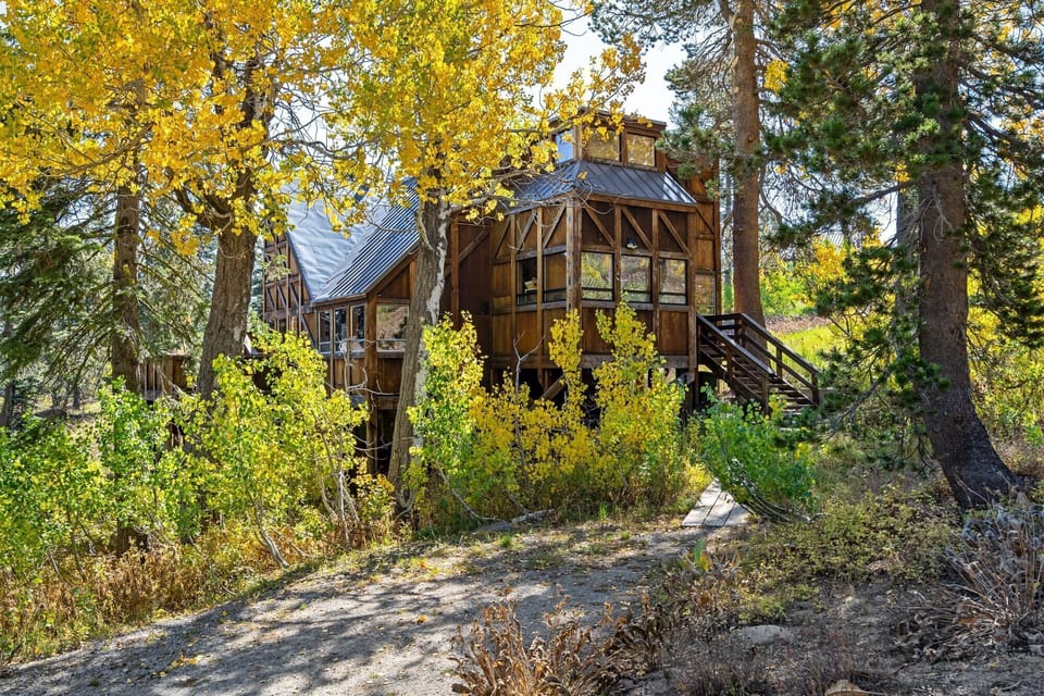 Private Split Level Home 5 Private Bedrooms plenty of room for everyone...