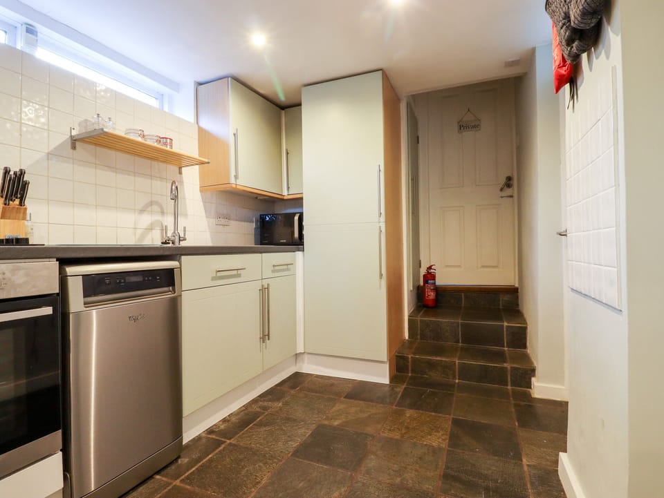 Fridge, dishwasher, cookware/dishes/utensils