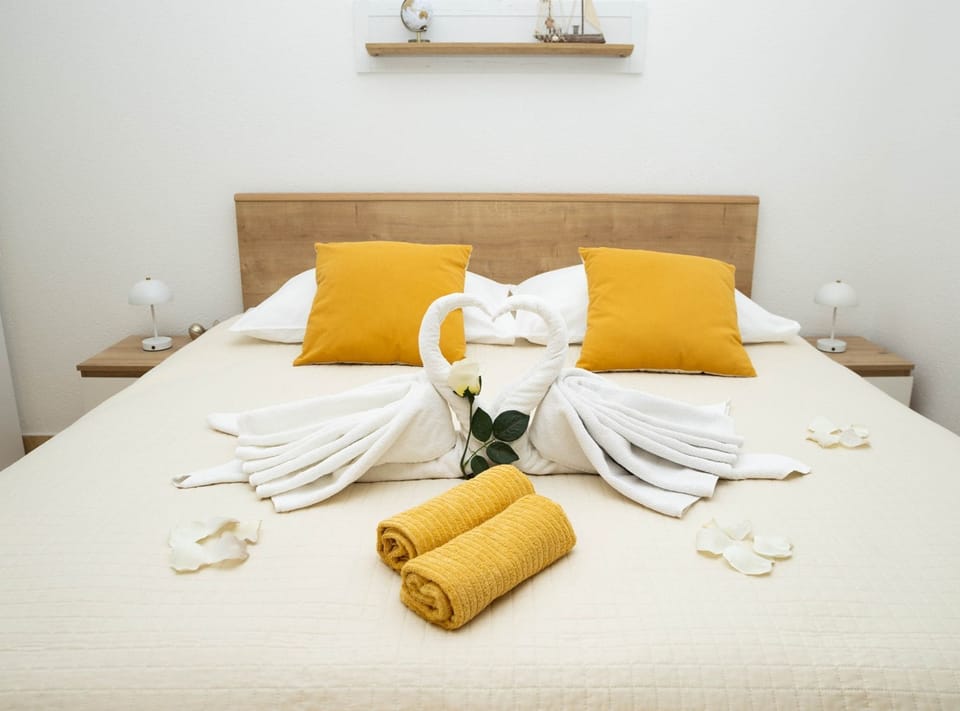Studio (Studio Apartment with Terrace) | Cribs (surcharge)