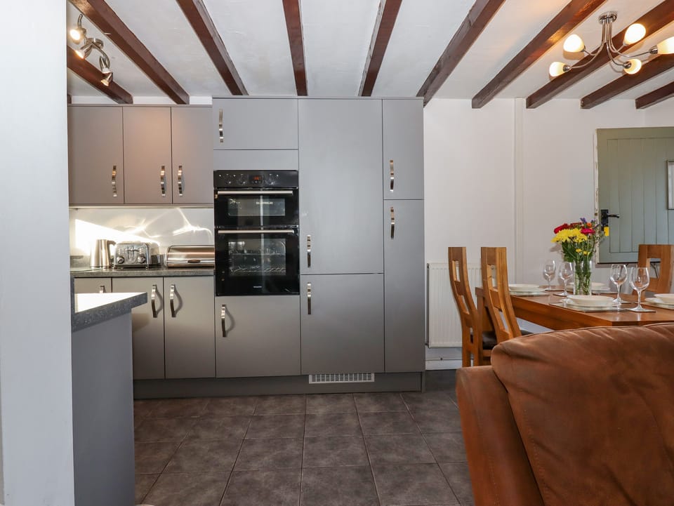 Cottage | Interior