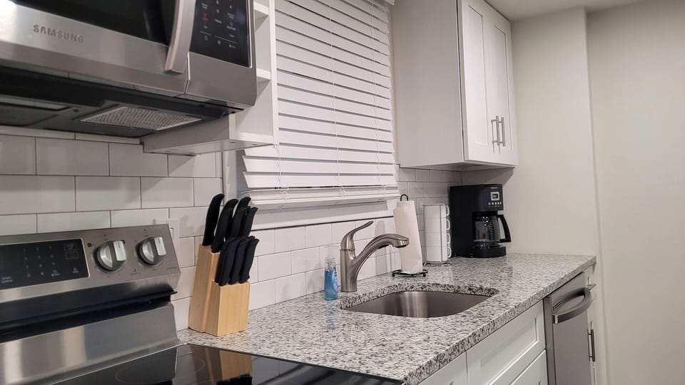 Full Kitchen featuring New Appliances