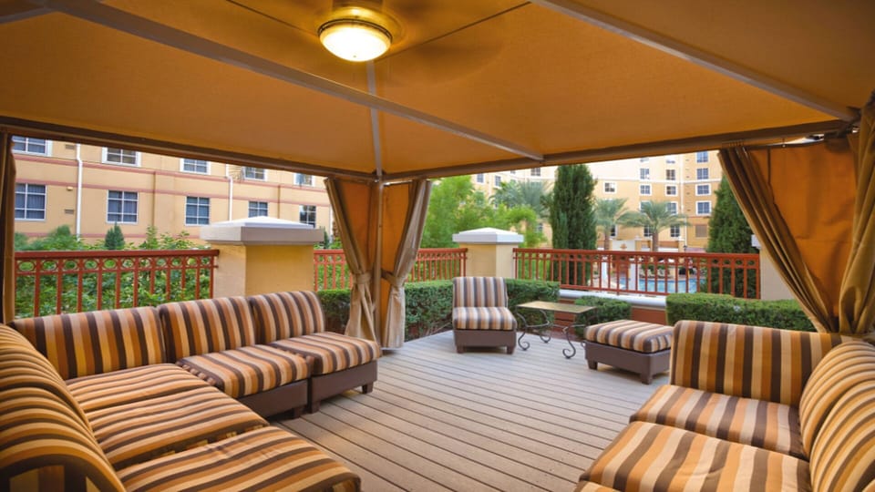 Grand Desert Courtyard