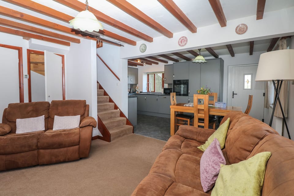 Cottage | Living area