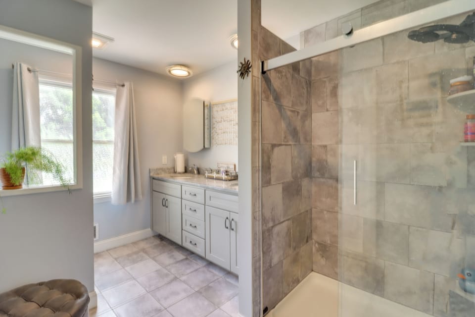 En-Suite Bathroom | 2nd Floor | Hair Dryer
