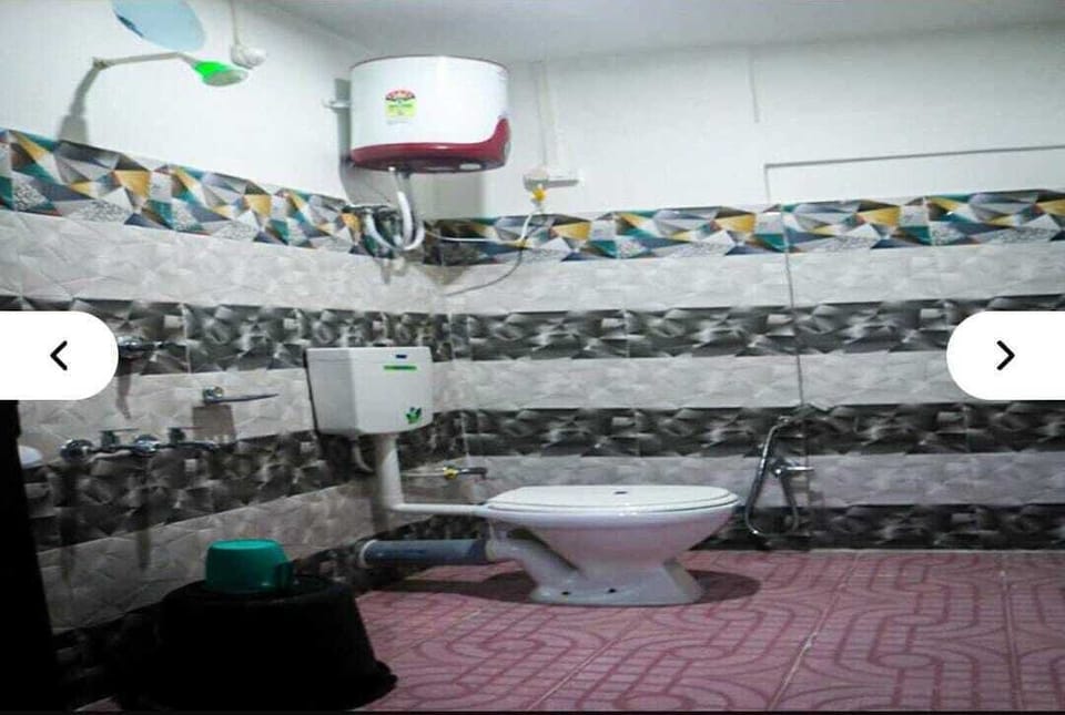 Standard Double Room | Bathroom | Shower, rainfall showerhead, towels, soap