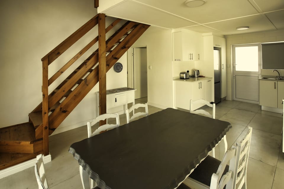 Family House | In-room dining