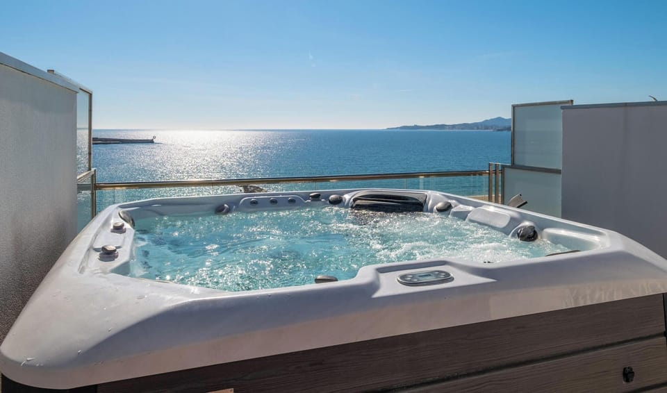 Outdoor spa tub
