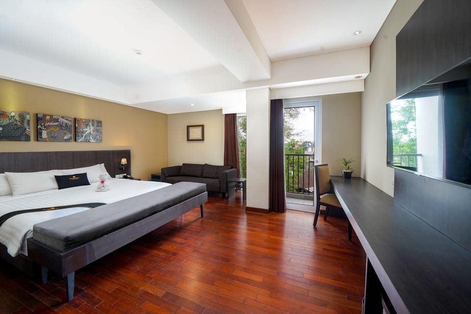 Junior Room | Desk, free WiFi, bed sheets