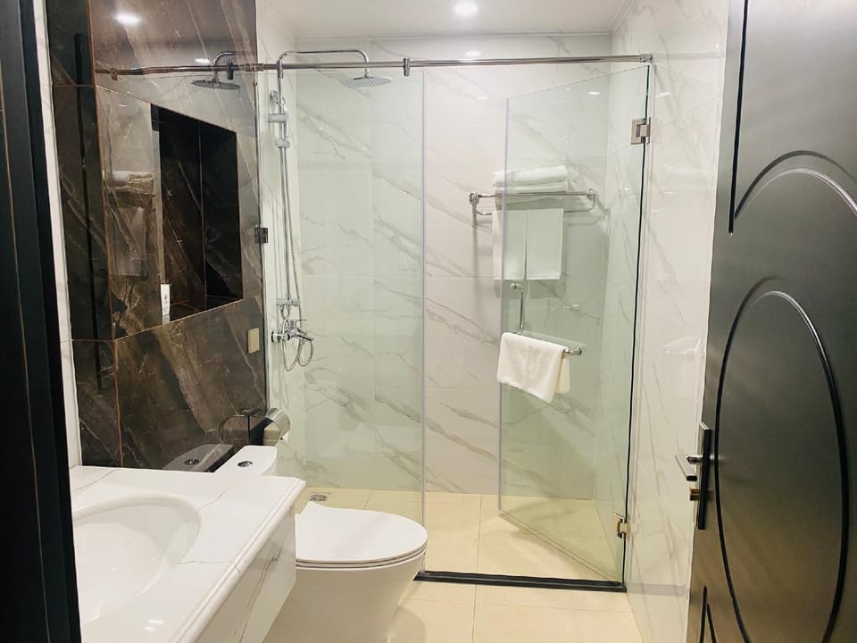 Deluxe Double or Twin Room | In-room safe, desk, laptop workspace, free WiFi