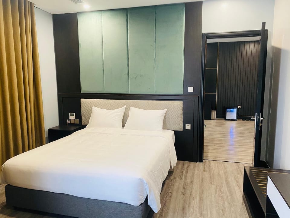 Family Suite | In-room safe, desk, laptop workspace, free WiFi