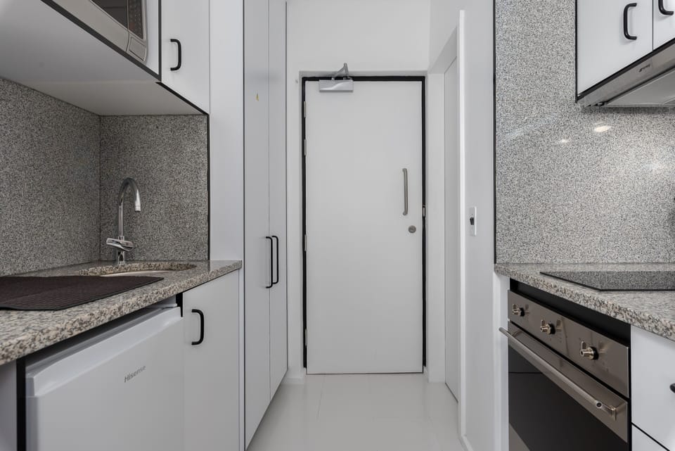 Grand Studio | Private kitchen | Fridge, microwave, oven, stovetop