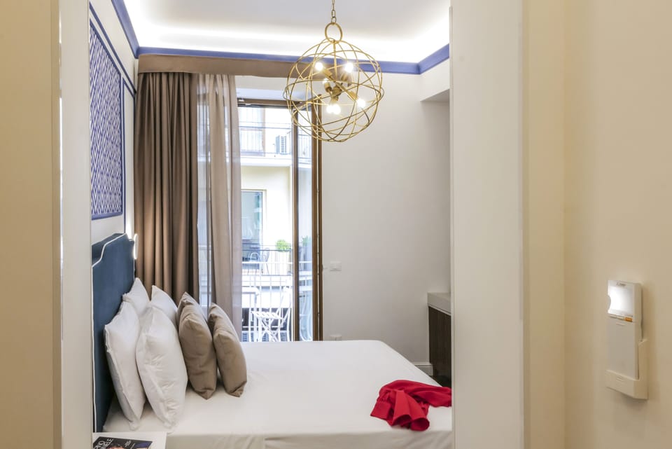 Deluxe Studio Suite | Premium bedding, pillowtop beds, individually decorated