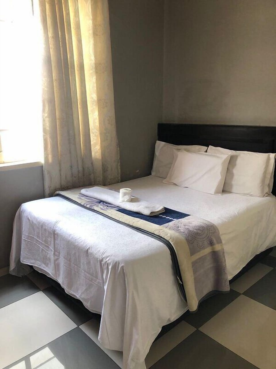 Iron/ironing board, free WiFi