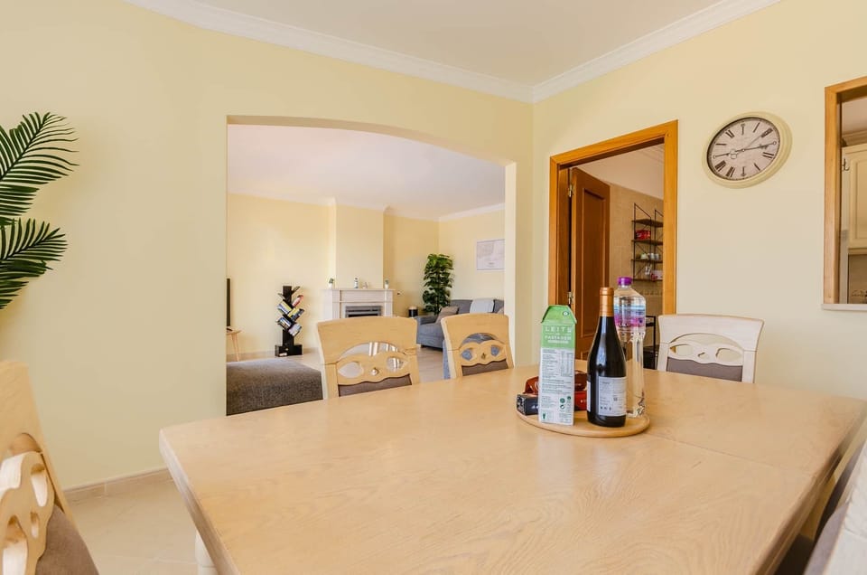 AT09 2025 Dining Area