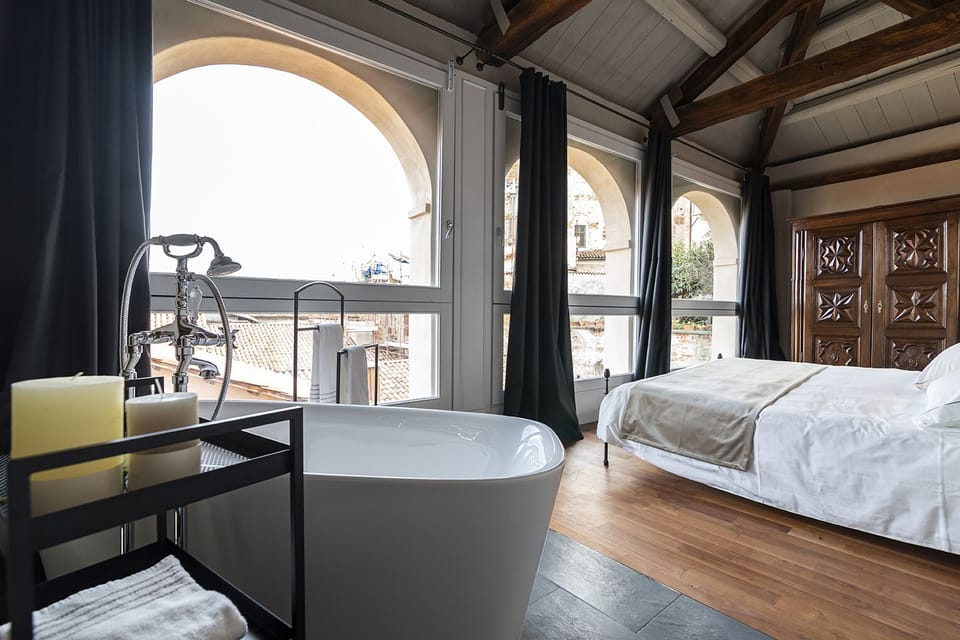 Don Chisciotte | Premium bedding, down comforters, Tempur-Pedic beds, in-room safe