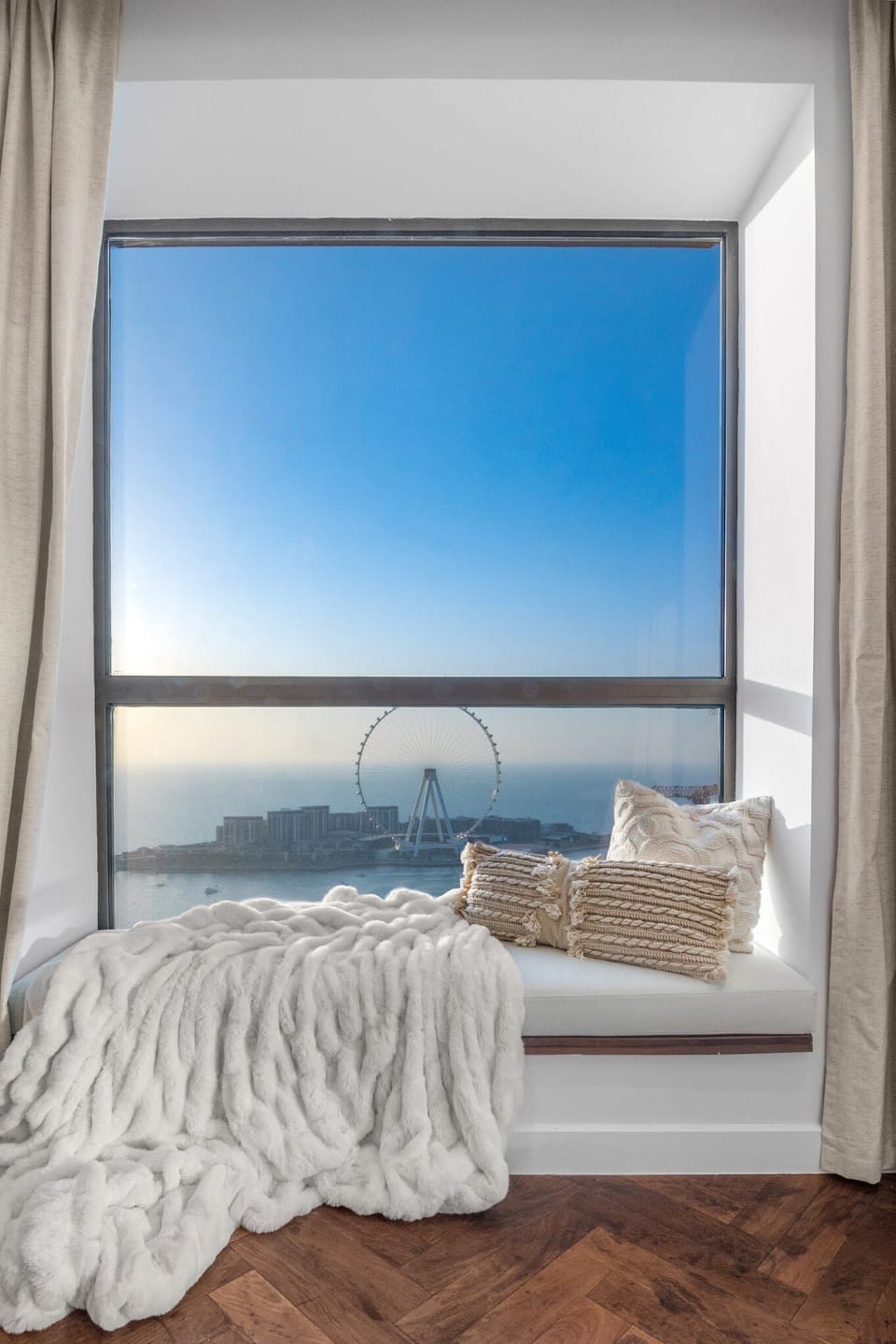 Panoramic sea and Ain Dubai views from the Master suite window seat