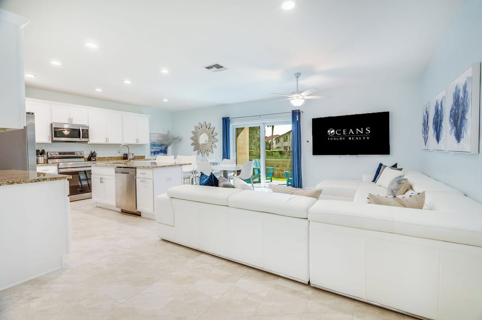 Bright, open floor plan