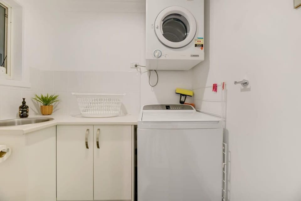 Laundry - Washing Machine + Dryer