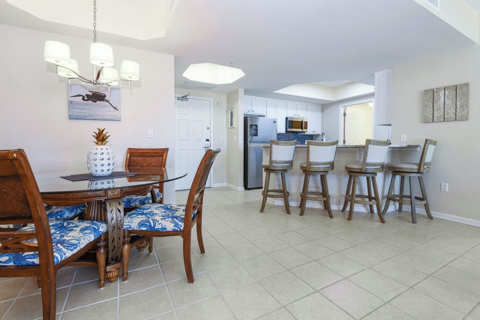 Silver Shells St. Lucia 403- Open Dining Area
