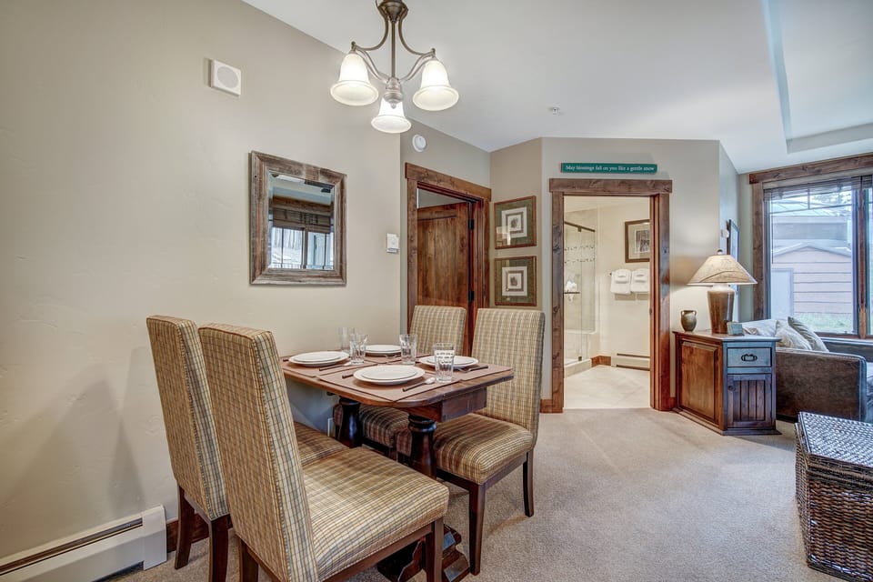 Dining Room, Dining Table, Table, Furniture, Indoors