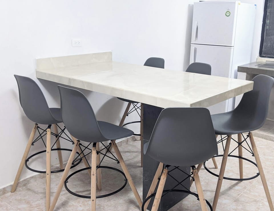 Apartment, 2 Bedrooms, Smoking, Patio | Dining