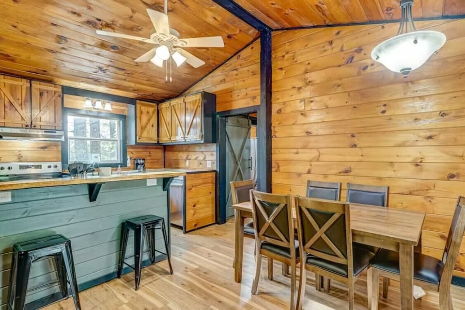 Very open kitchen and dining table. The dining table is great for having a meal together or playing board games.
