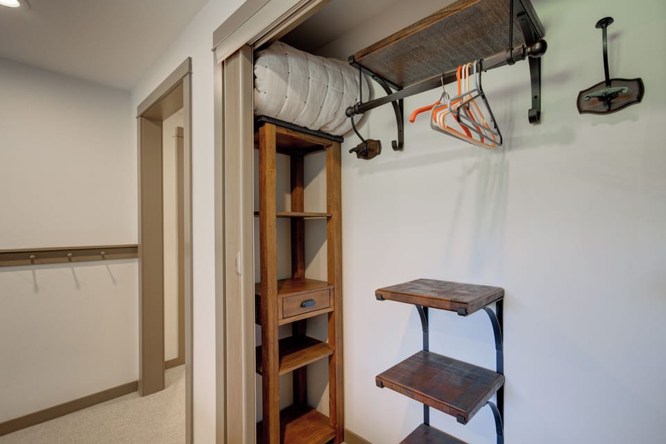 Guest Bedroom Closet