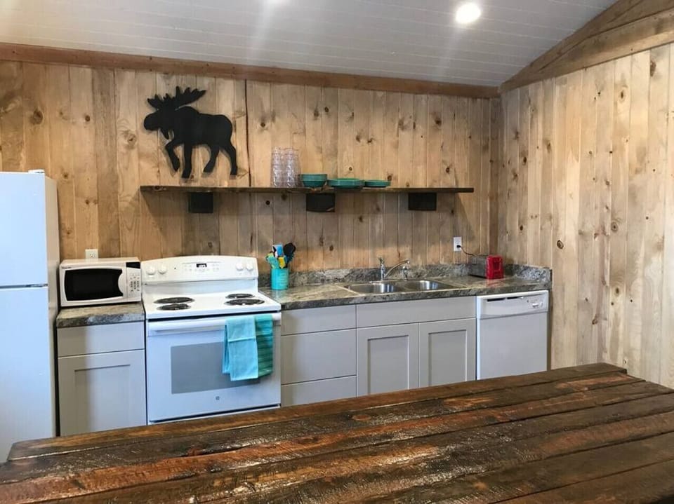 Full Kitchen