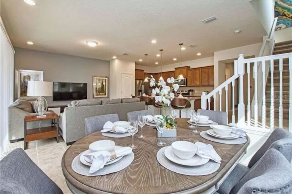 Dining room table with more than enough space