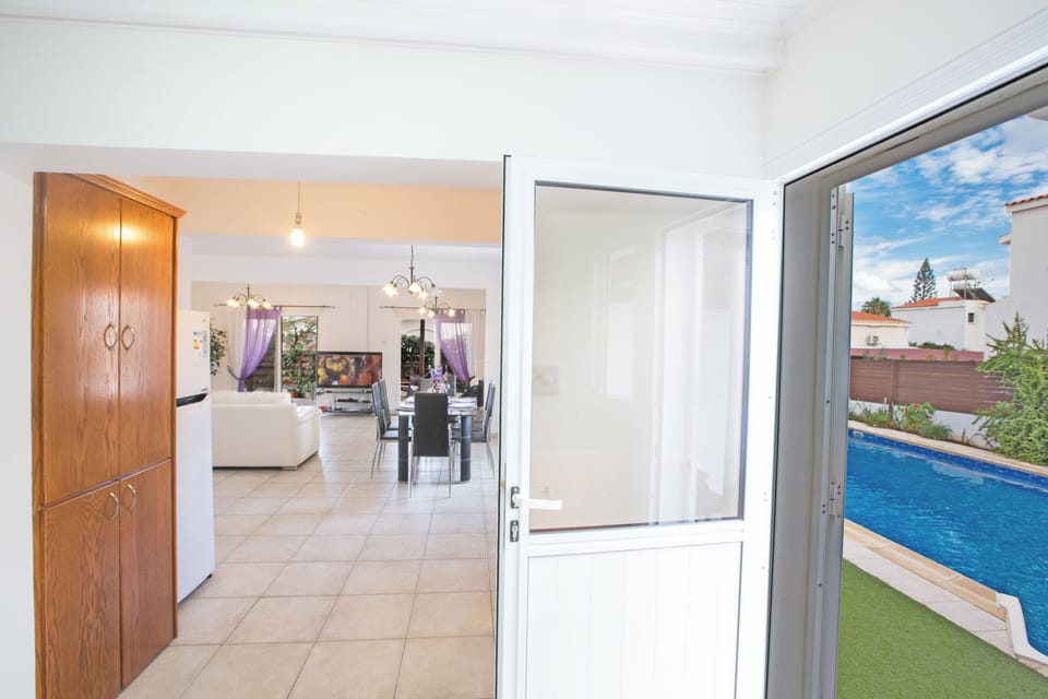 Villa, 3 Bedrooms, Private Pool, Garden View | Interior