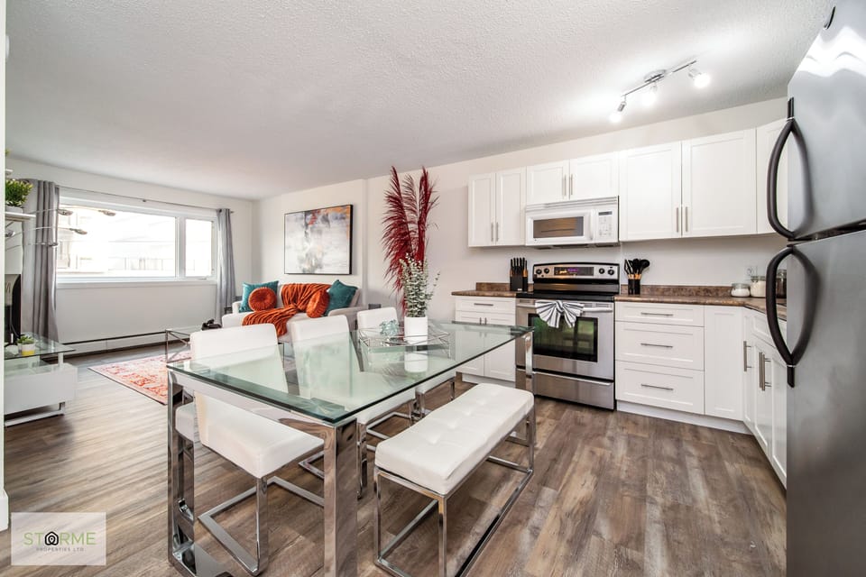 Full stocked kitchen for your comfort and convenience 