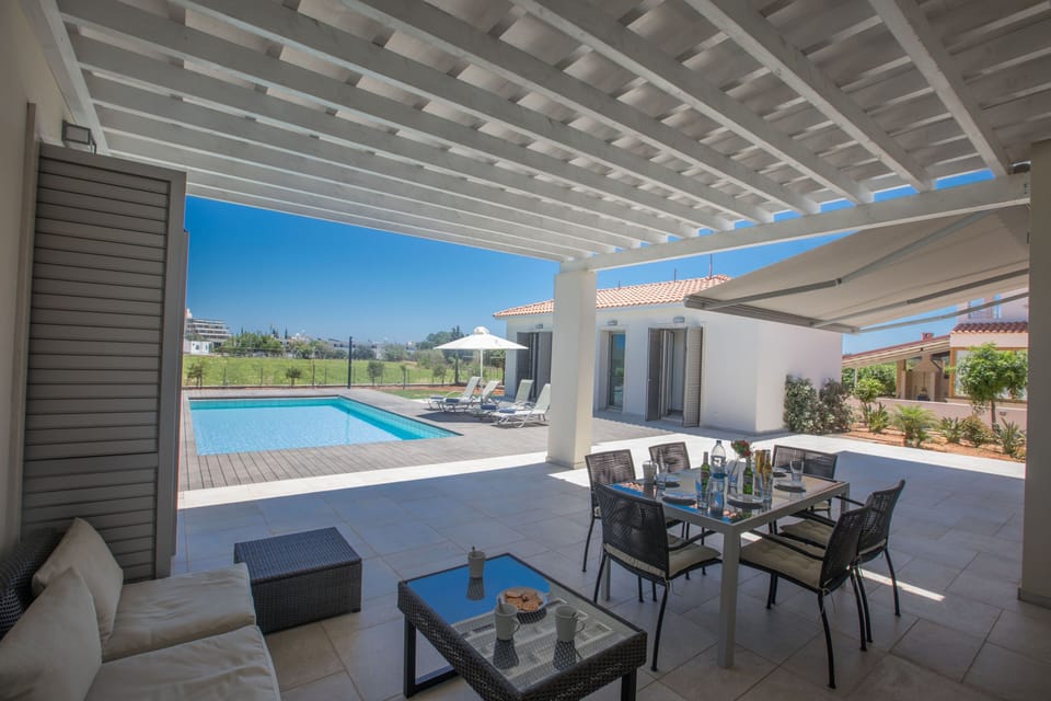 Villa, 3 Bedrooms, Private Pool, Garden View | Outdoor dining