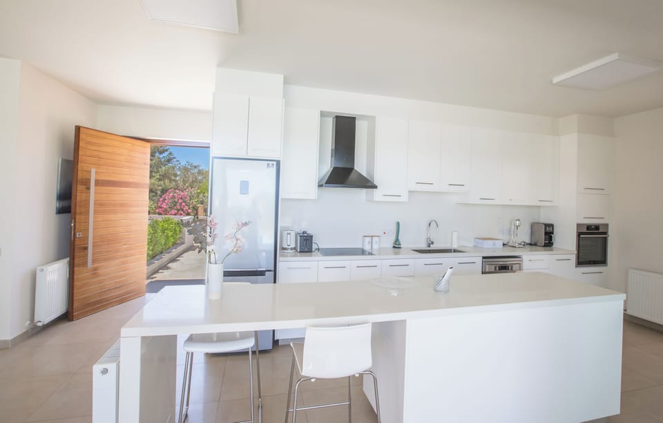 Villa, 3 Bedrooms, Private Pool, Garden View | Private kitchen