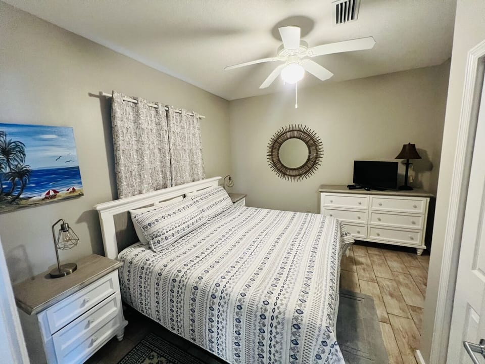 Guest bedroom