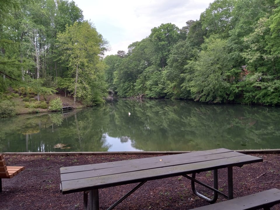 there are picnic areas throughout Kingsmill 