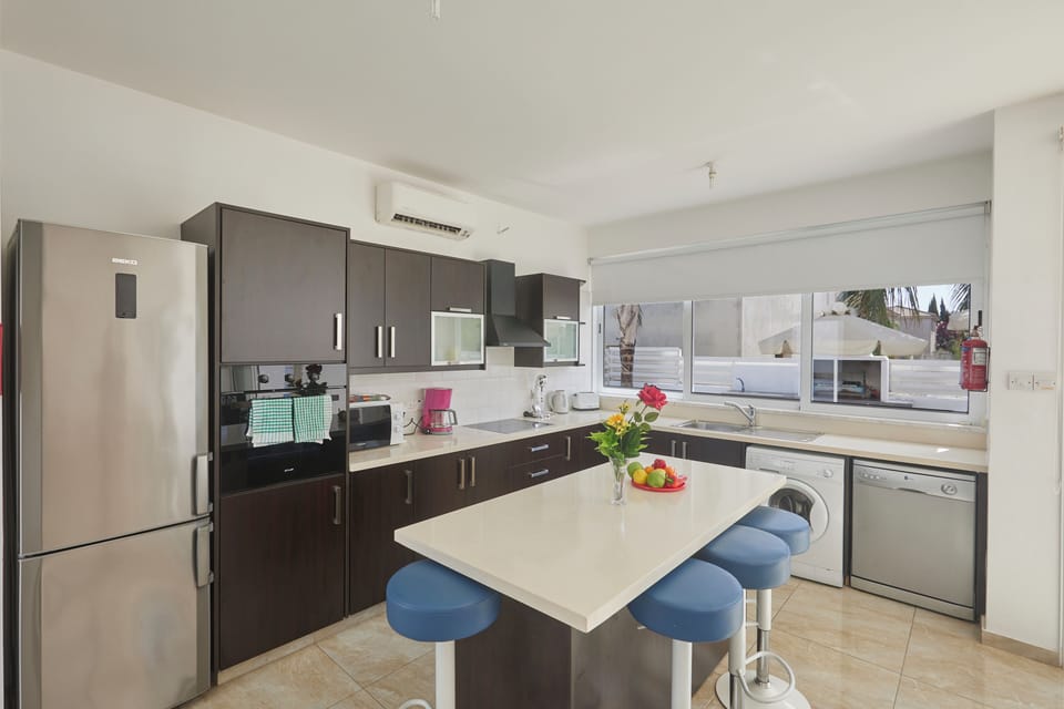 Villa, 3 Bedrooms, Private Pool, Garden View | Private kitchen