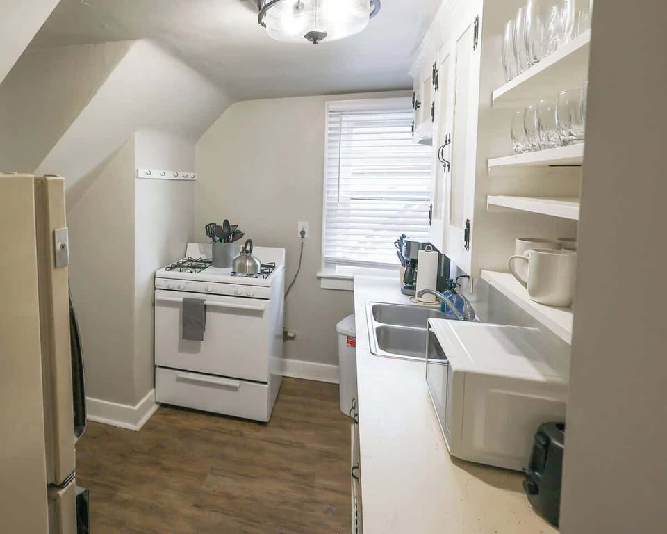 Full Kitchen Located on the Second Floor
Equipped with all your main cooking essentials
