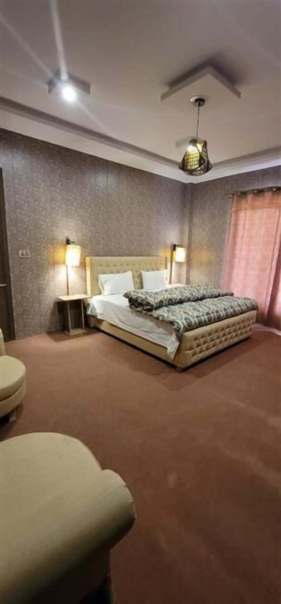 Room | WiFi (free)