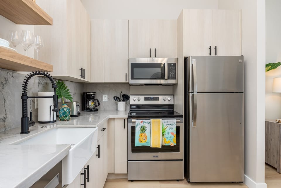 Studio | Private kitchen | Coffee/tea maker, fridge, oven, toaster