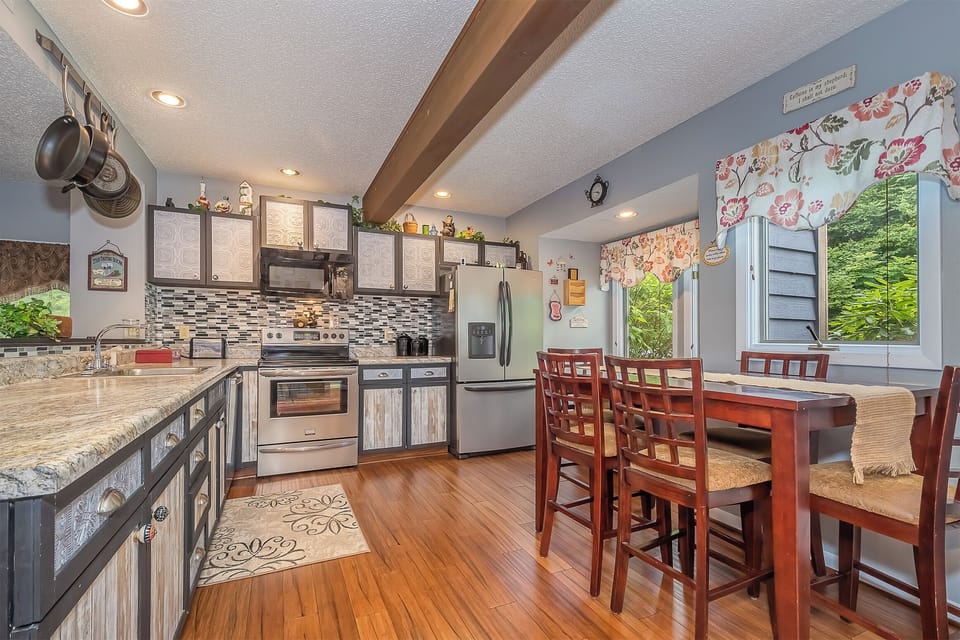 Studio (3 Bedrooms) | Property amenity