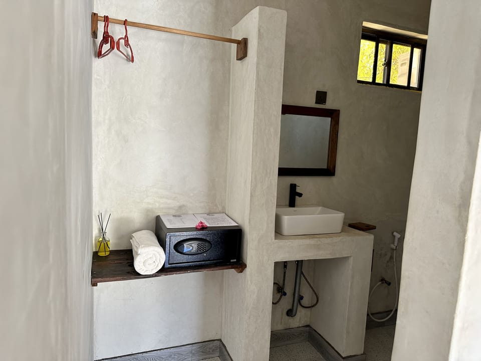 Double Room, Garden View | Bathroom | Shower, towels