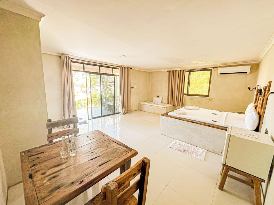 Deluxe Double Room, Sea View | Bed sheets